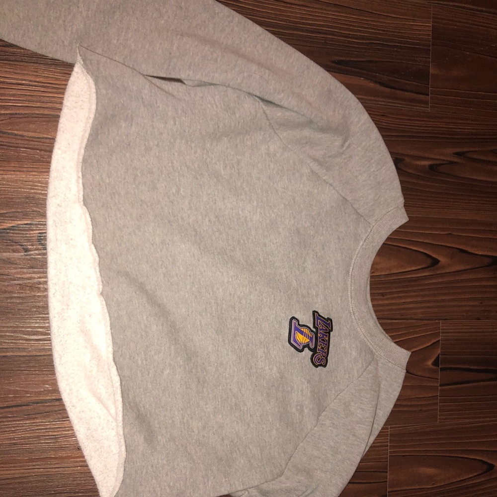 Gray long sleeve crop top